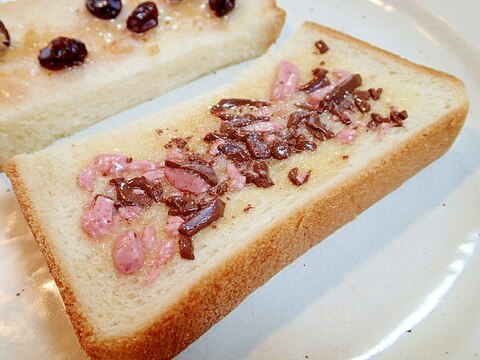 ミルクジャムと苺チョコのミルキーバニラトースト